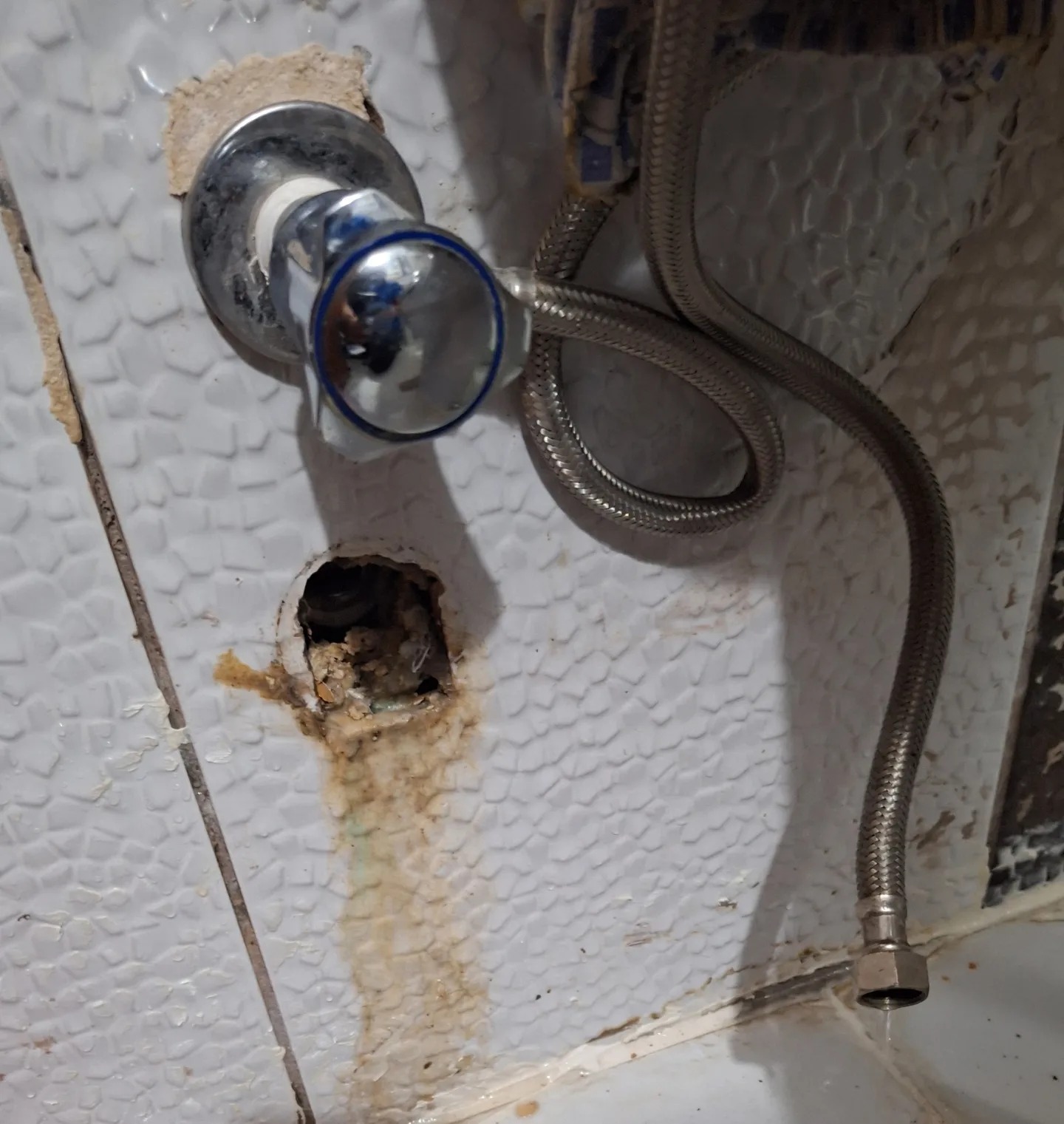 Taharet Musluğu Tamiri